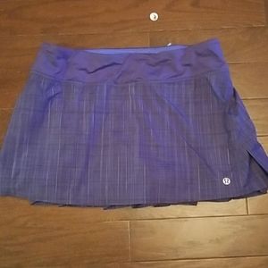 Lululemon size 8 blue plaid running skirt